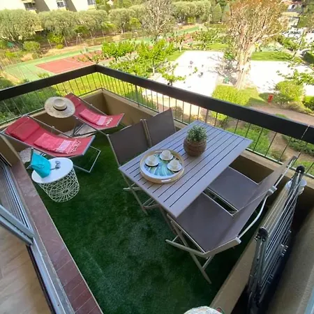 Studio,proche Mer Et Commerces,tennis,piscine Dans Lägenhet Le Lavandou