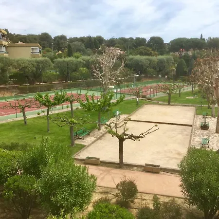 Studio,proche Mer Et Commerces,tennis,piscine Dans * Le Lavandou