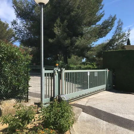 Lägenhet Studio,proche Mer Et Commerces,tennis,piscine Dans